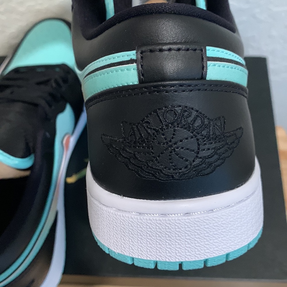 NIKE AIR JORDAN 1 LOW SE SNEAKERS - Picture 11 of 12